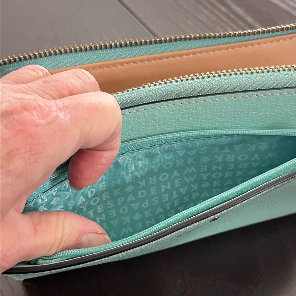 Kate Spade Pastel Green Wristlet - Picture 4 of 9